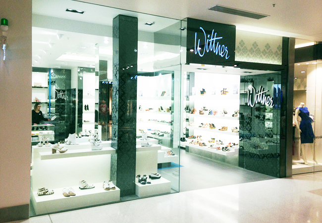 shopping centre shoe shopfitout